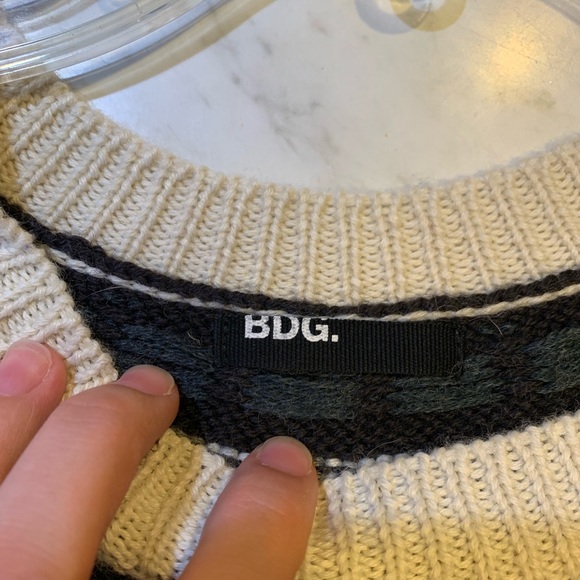 Urban Outfitters BDG wool sweater size M - Picture 4 of 5